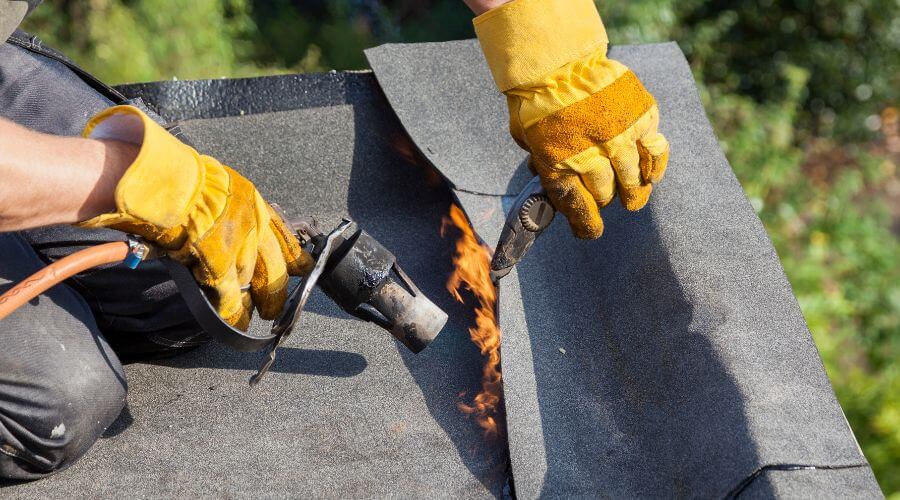 Professional gutter cleaning in Watton, MI